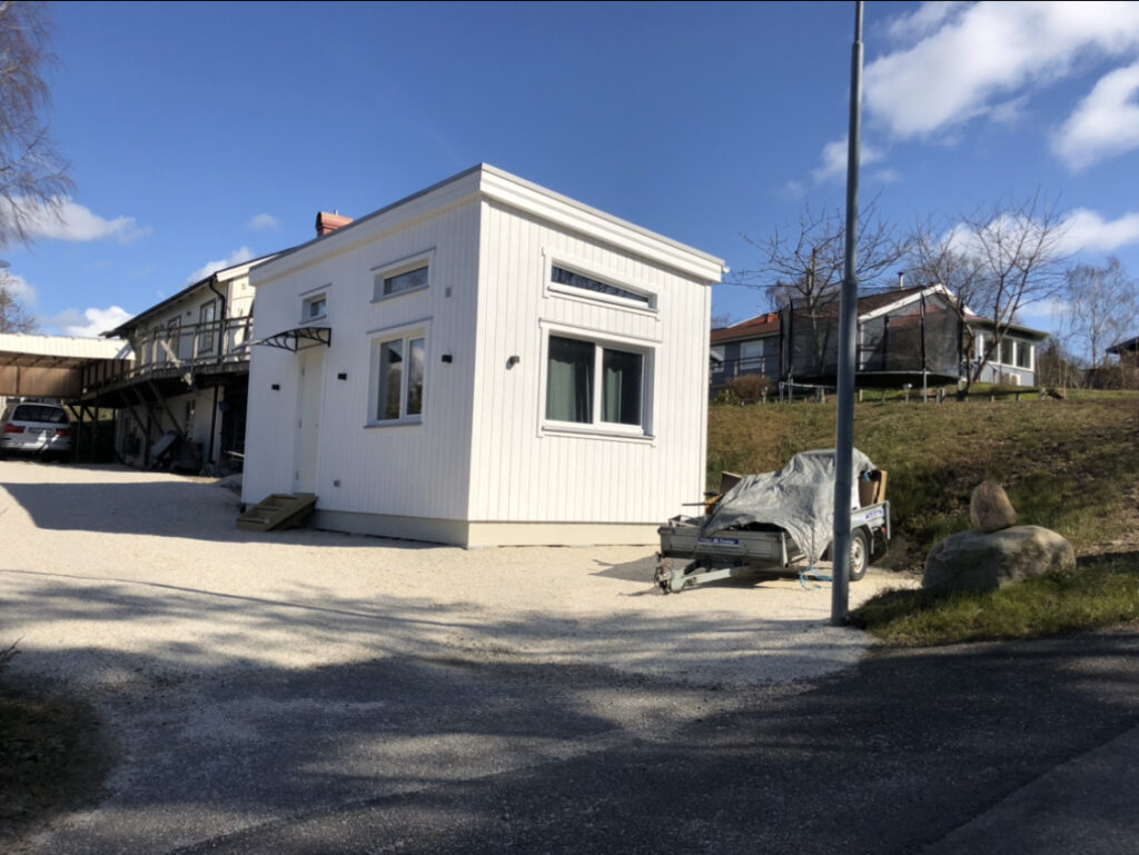 Grundläggning inför attefallshus på Liljevägen i Ljungskile